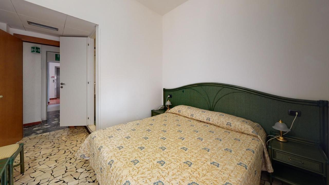ספוטורנו Hotel Zunino מראה חיצוני תמונה