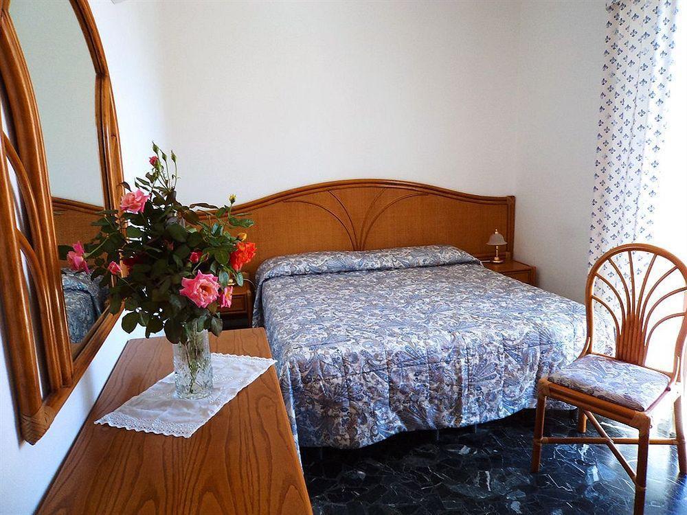 ספוטורנו Hotel Zunino מראה חיצוני תמונה