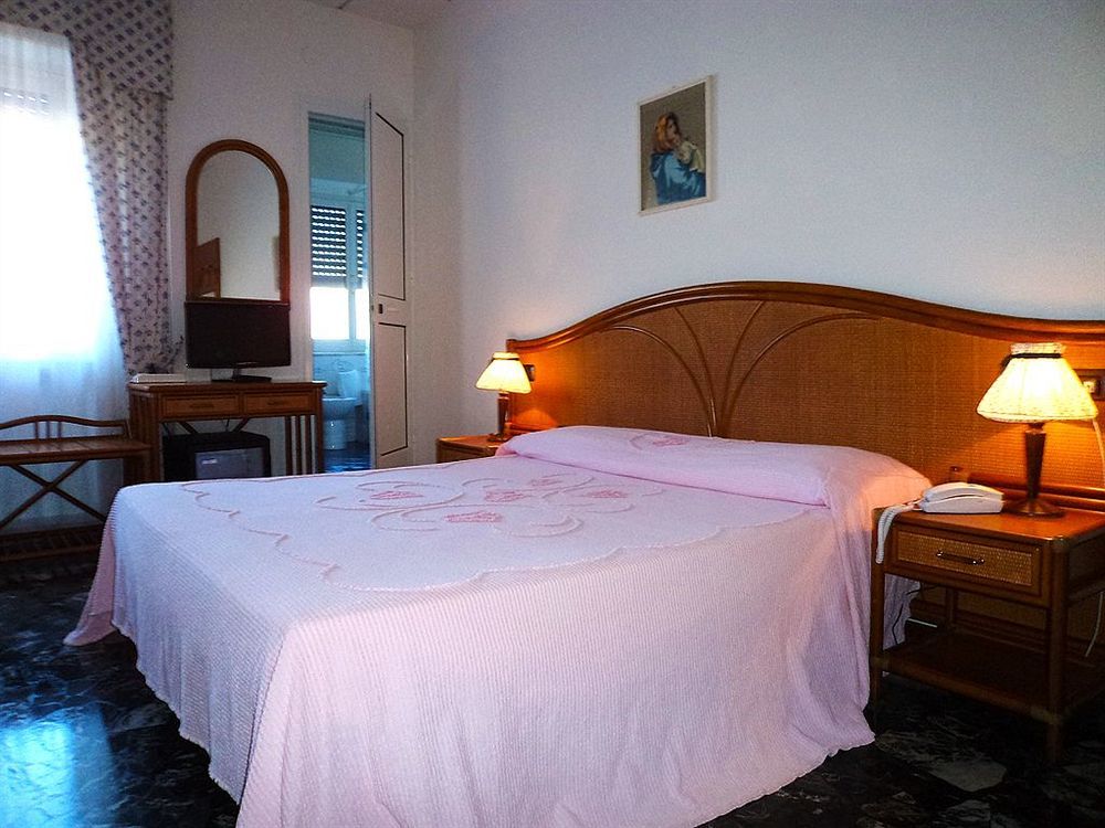 ספוטורנו Hotel Zunino מראה חיצוני תמונה